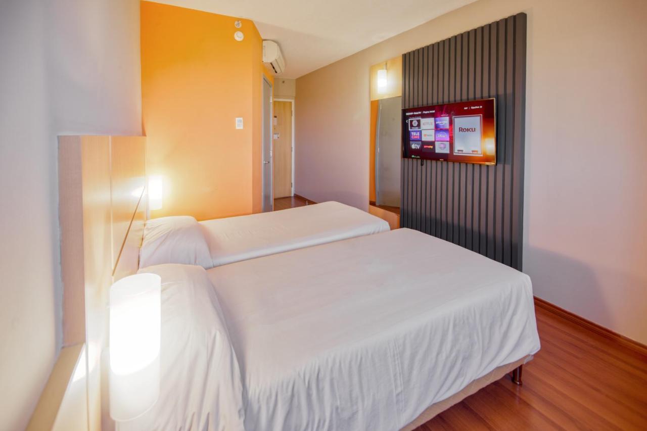 Hus Hotel 두라도스 외부 사진