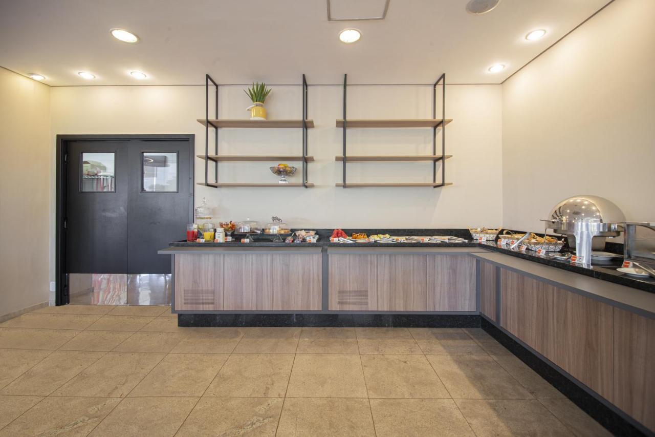Hus Hotel 두라도스 외부 사진