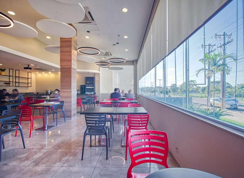 Hus Hotel 두라도스 레스토랑 사진
